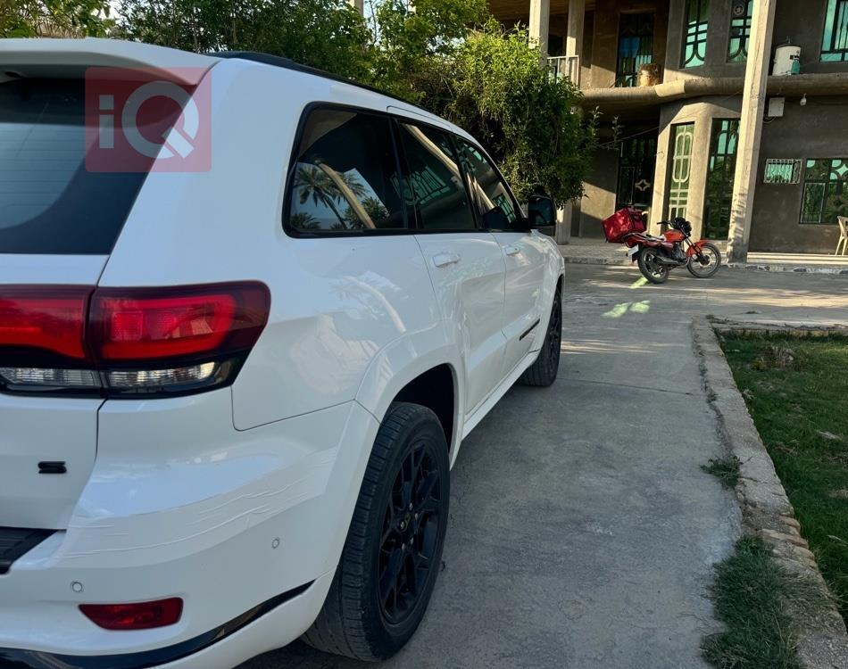 جيب جراند شيروكي